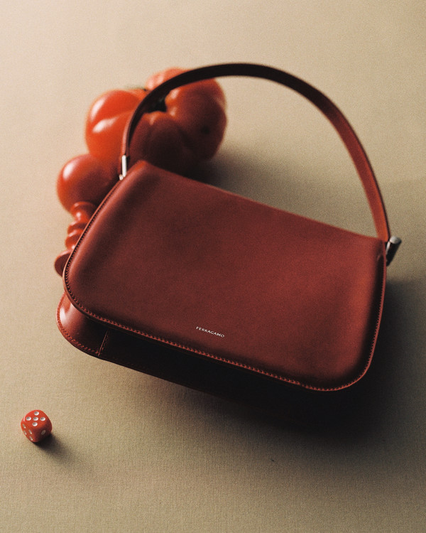 L'Officiel Italia - © Lambert | Lambert