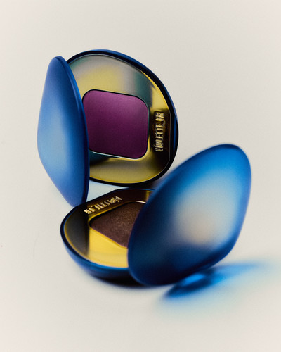 Violette FR - © Lambert | Lambert