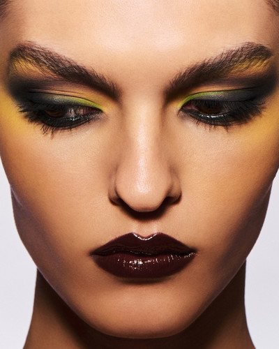 Beauty with Jeez Hill - © Lambert | Lambert