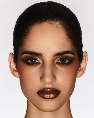 Beauty with Jeez Hill - © Lambert | Lambert