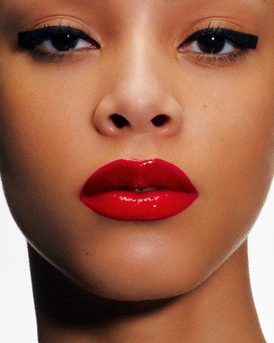 Wallpaper Beauty - © Lambert | Lambert