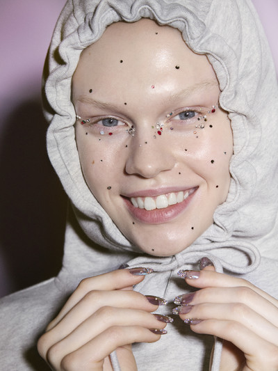 Revue Magazine - © Lambert | Lambert