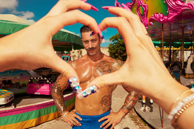 The Tourist - © Lambert | Lambert