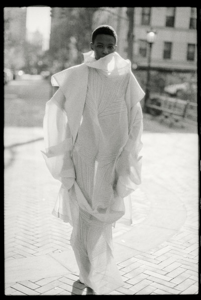 Wallpaper - Issey Miyake - © Lambert | Lambert
