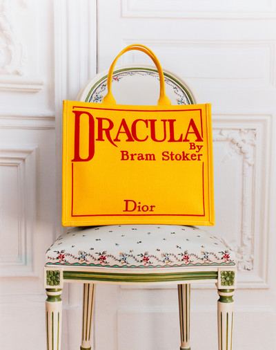 Dior - Bags on Chair - © Lambert | Lambert