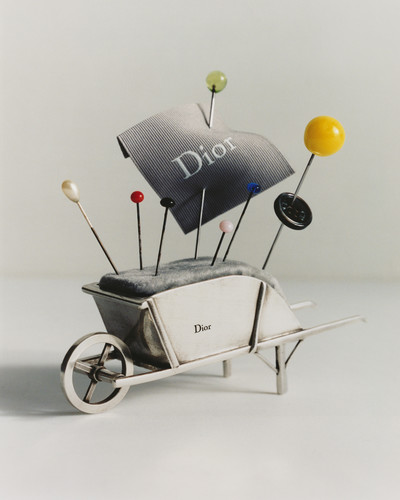 Dior - Pin Cushions - © Lambert | Lambert
