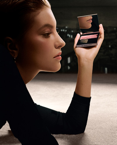 Burberry Beauty - © Lambert | Lambert