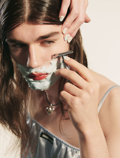 Dust Magazine - © Lambert | Lambert