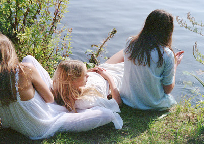 Virgin Suicides - © Lambert | Lambert